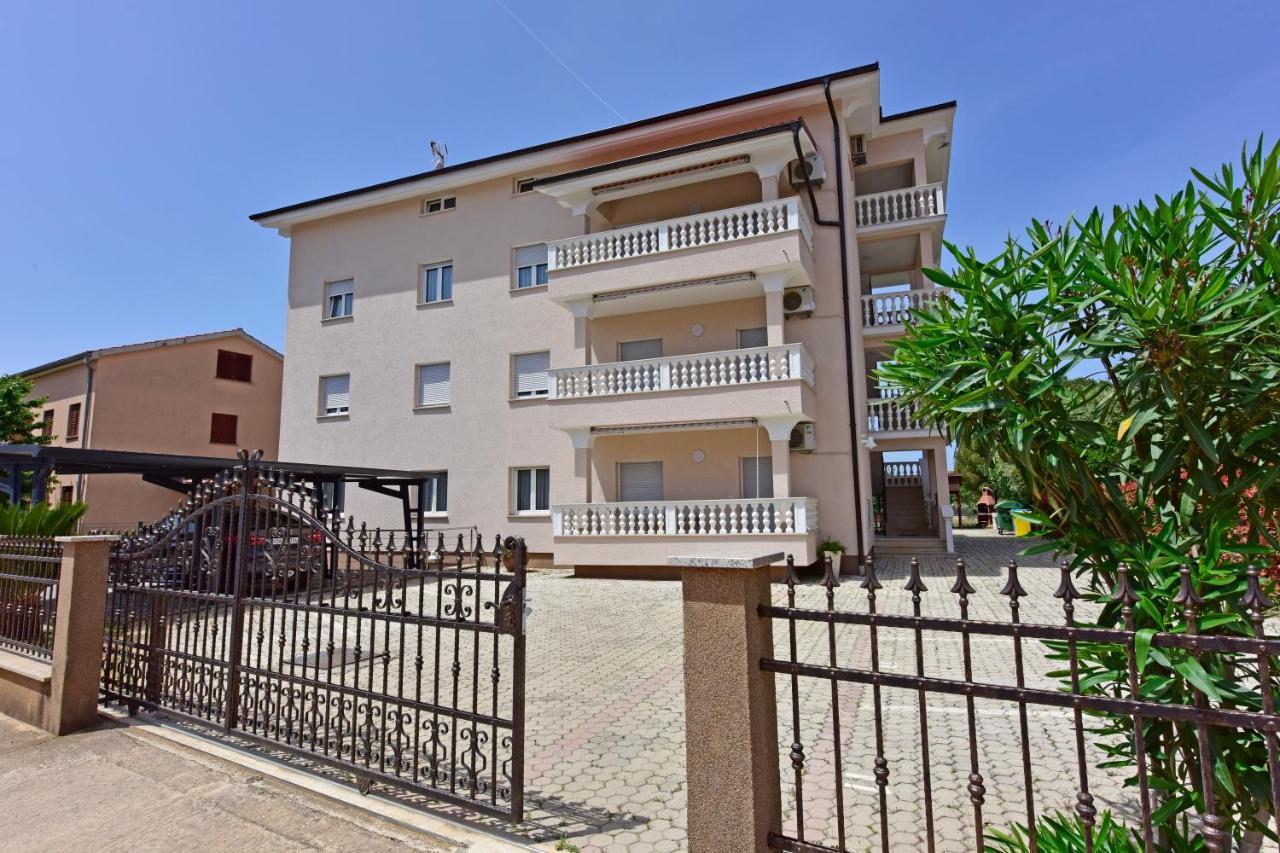 Apartments Elin Sofia Poreč Exteriör bild