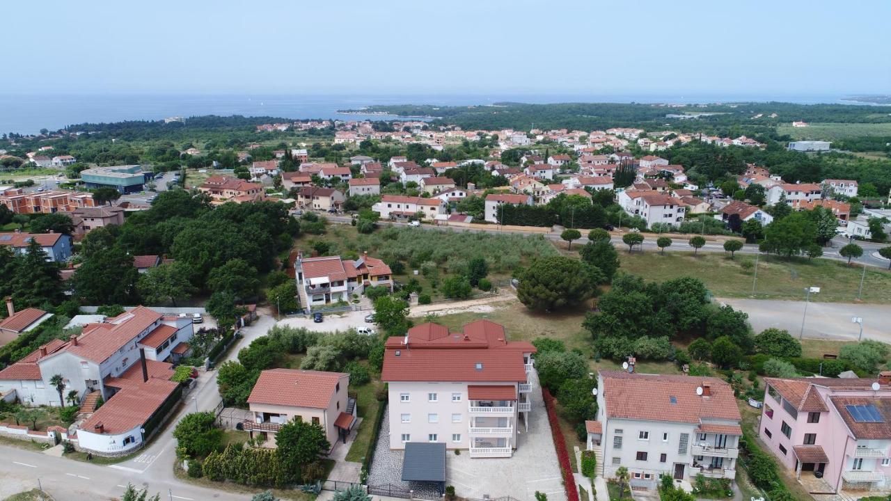 Apartments Elin Sofia Poreč Exteriör bild