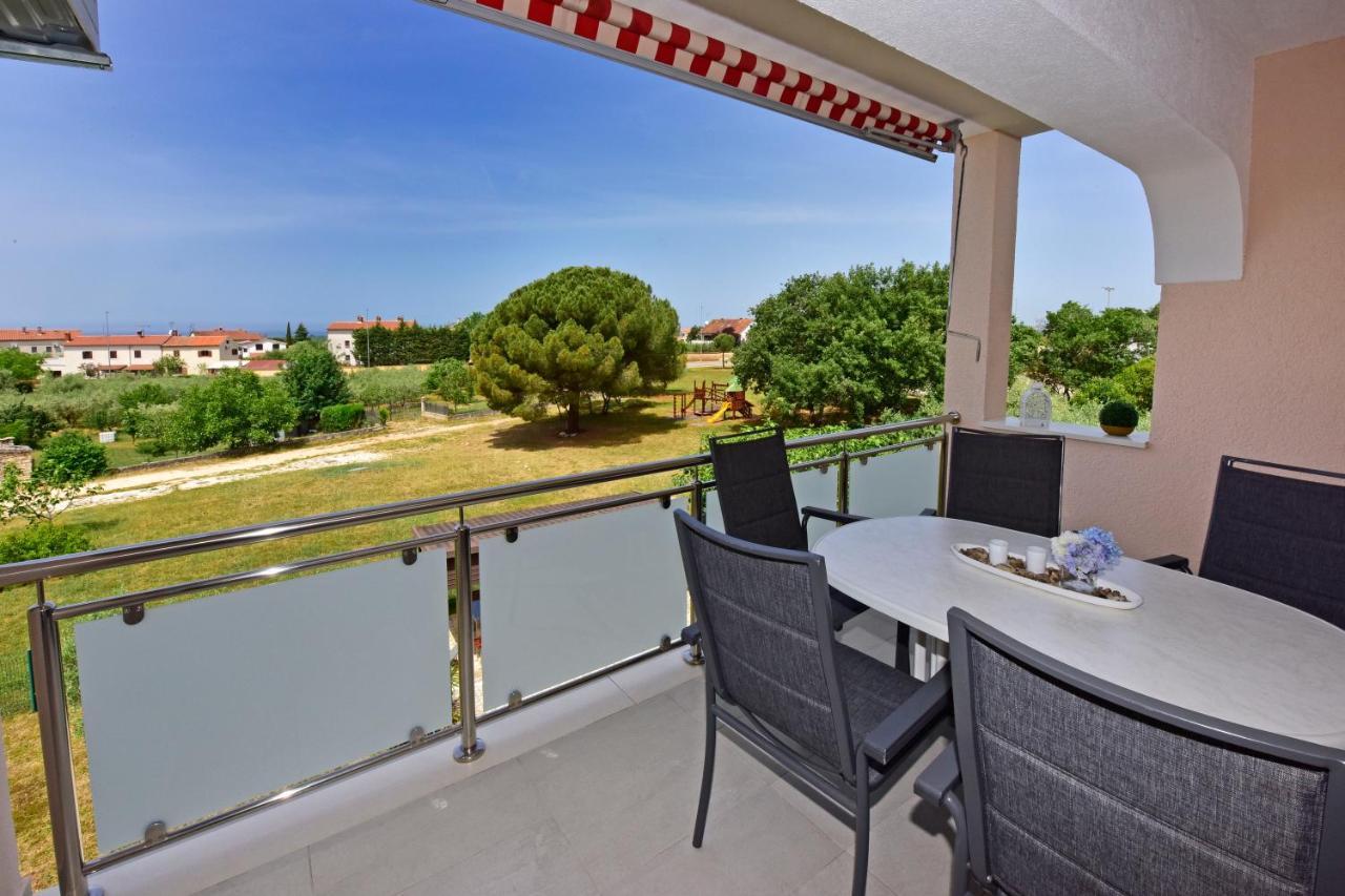 Apartments Elin Sofia Poreč Exteriör bild